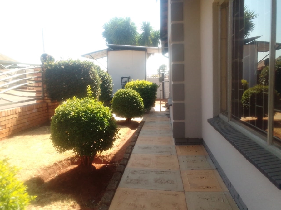 3 Bedroom Property for Sale in Tlhabane West North West